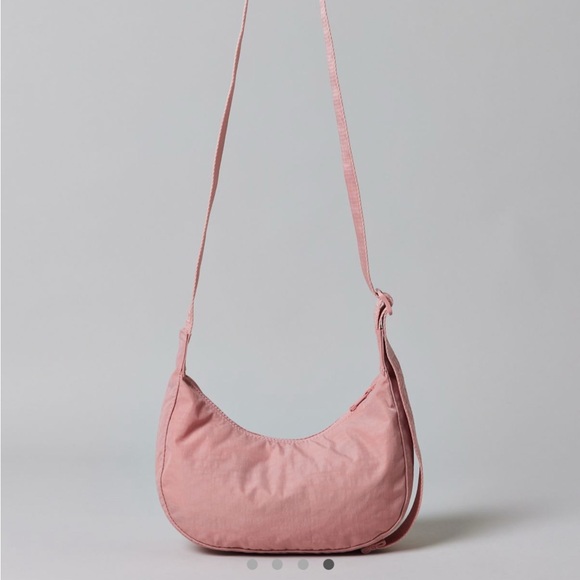 BAGGU Handbags - NWT BAGGU Small Nylon Crescent Bag Rose Tan